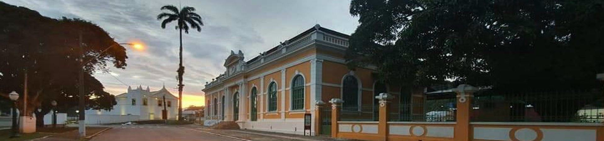 ESTACAO FERROVIARIA DE ANTONINA E IGREJA BOM JESUS