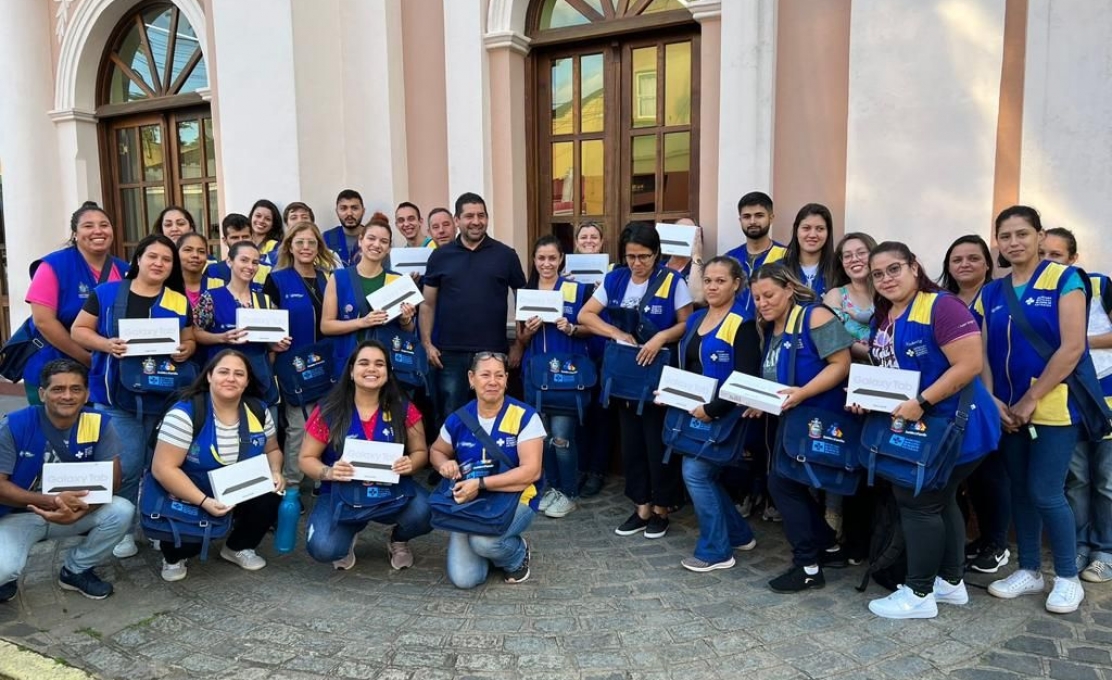 Agentes Comunitários De Antonina Recebem Bolsas E Tablets Para Facílitar  O Atendim...