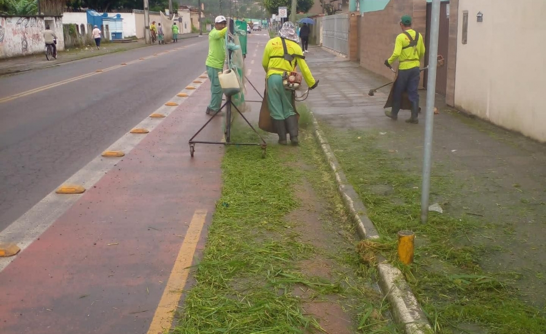 Prefeitura De Antonina Vem Realizando Roçadas E Limpezas Na Cidade