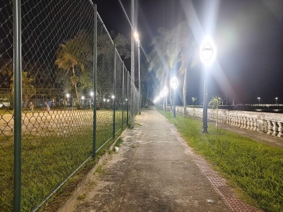 Prefeitura de Antonina conclui a instalações das novas luminárias na Praça Feira Mar