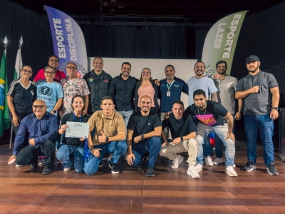 O brilho e a emoção marcam o encerramento dos Jogos Escolares 2025 no Theatro Municipal