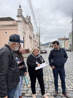 Prefeitura de Antonina realiza reunião de alinhamento para Encontro Paranaense de Veículos Antigos e Especiais