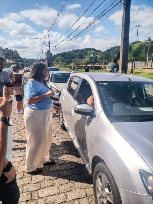 Prefeitura de Antonina realiza adesivaço em apoio ao Dia Mundial da Conscientização do Autismo