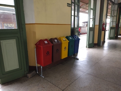 Prefeitura de Antonina instala novas lixeiras em prédios públicos 