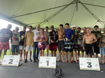 Regata de Canoas a Vela e Bateiras em mais um espetáculo de força e habilidade