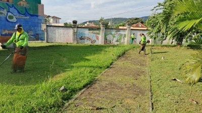 Prefeitura de Antonina segue realizando roçadas no município