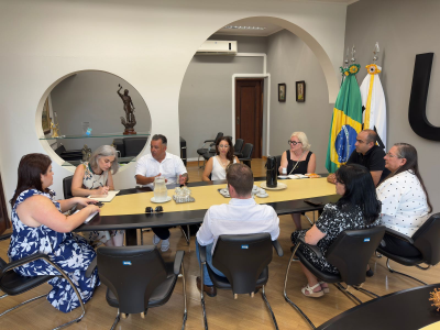 Prefeita Rozane Osaki Visita Universidade Tecnológica Federal do Paraná para Discutir Termo de Cooperação Técnica