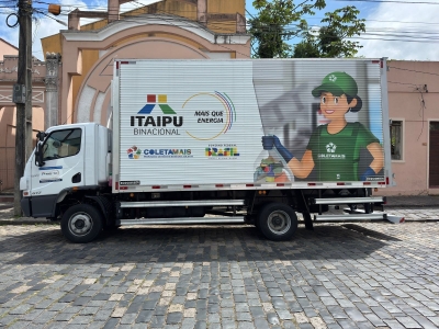 Prefeitura de Antonina recebe caminhão de coleta seletiva em parceria com a Itaipu Binacional