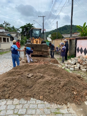 Prefeitura de Antonina segue realizando manutenções urbanas