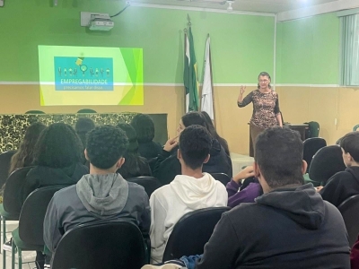 Prefeitura de Antonina realiza palestra sobre empregabilidade para alunos do Ensino Médio