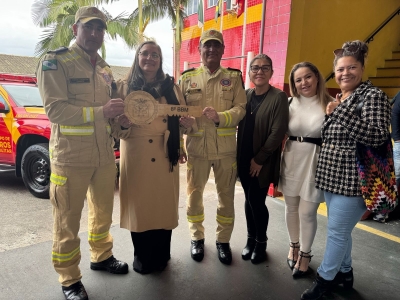 Antonina recebe uma viatura que a partir de agora integra o Corpo de Bombeiros do município. 