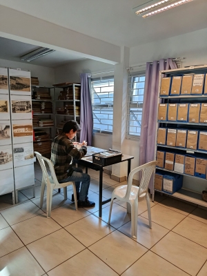 Arquivo Histórico de Antonina recebe turista japonês em expedição literária pela América do Sul