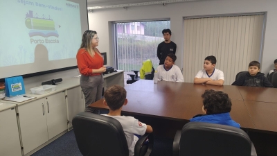 Alunos da Rede Municipal de Ensino participam do Projeto Porto Escola 
