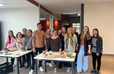 Idosos de Antonina dão vida à arte popular no Armazém Macedo