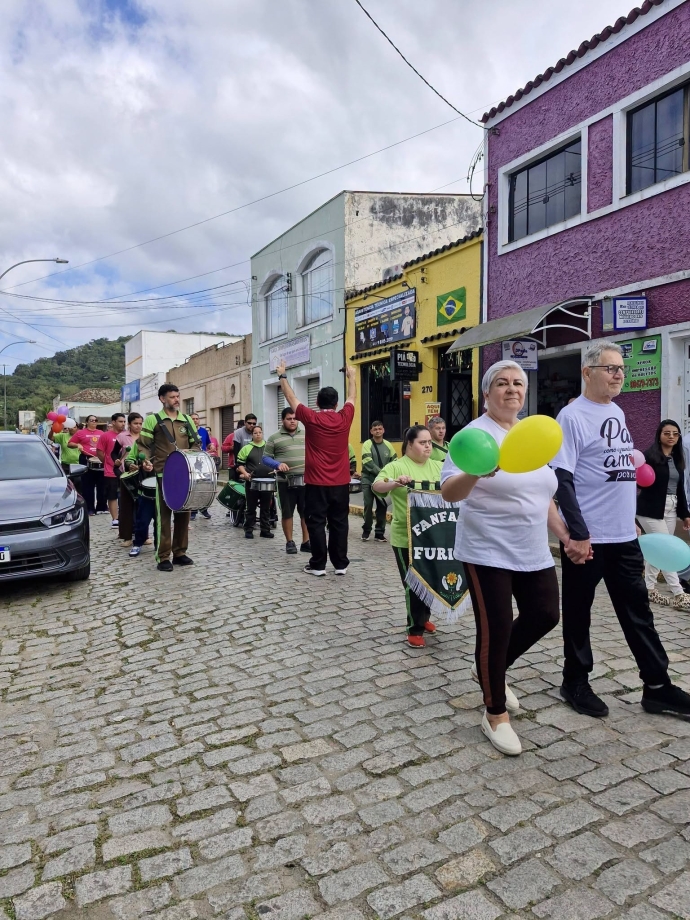 Caminhada da Semana da Pessoa com Deficiência reúne comunidade em Antonina