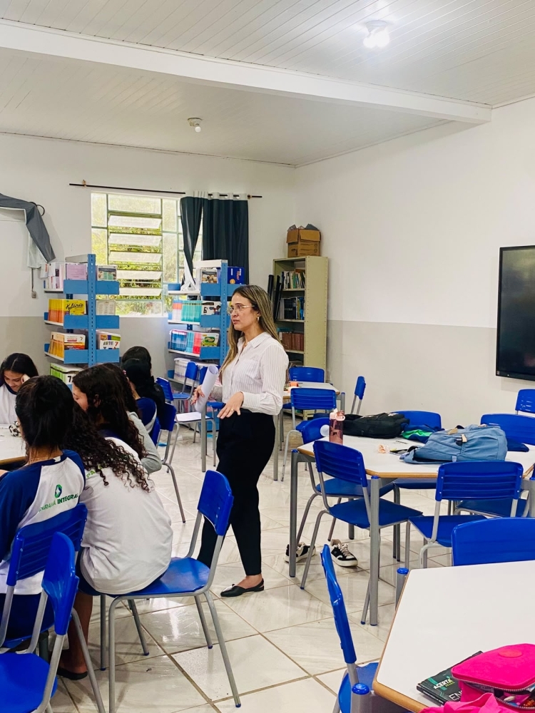 Projeto Vem Conversar promove diálogo e reflexão com adolescentes da Escola Hiram Rolim Lamas