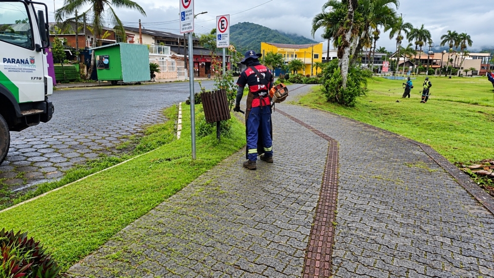 Limpeza em diferentes bairros