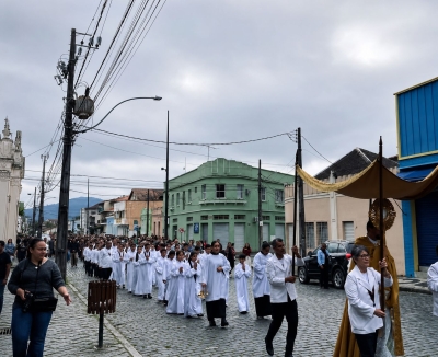 Fé e solidariedade marcam celebração de Corpus Christi em Antonina